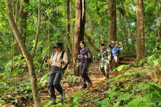 พ่อบ้านใจกล้า รับน้องภรรยาที่เดินป่าจริงจังครั้งแรก ด้วยการพาขึ้น สันหนอกวัว ยอดเขาสูงที่สุดในกาญจนบุรี